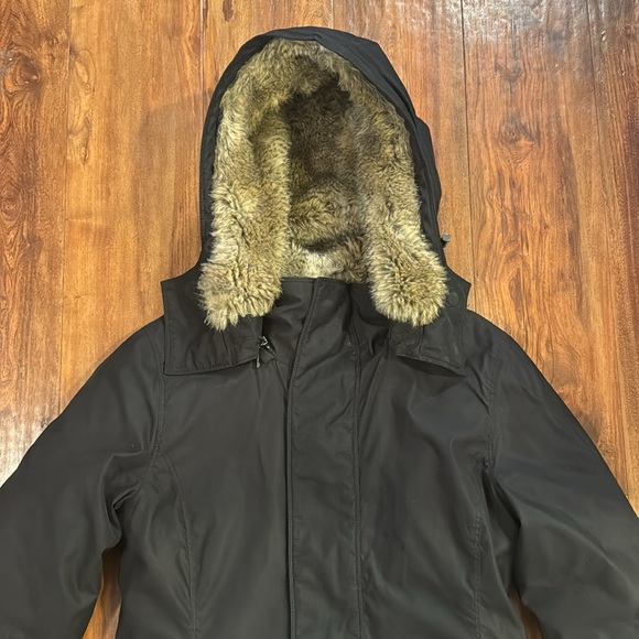 Aritzia Babaton goose down faux fur Parker. Waterproof and windproof fabric. - Picture 2 of 13